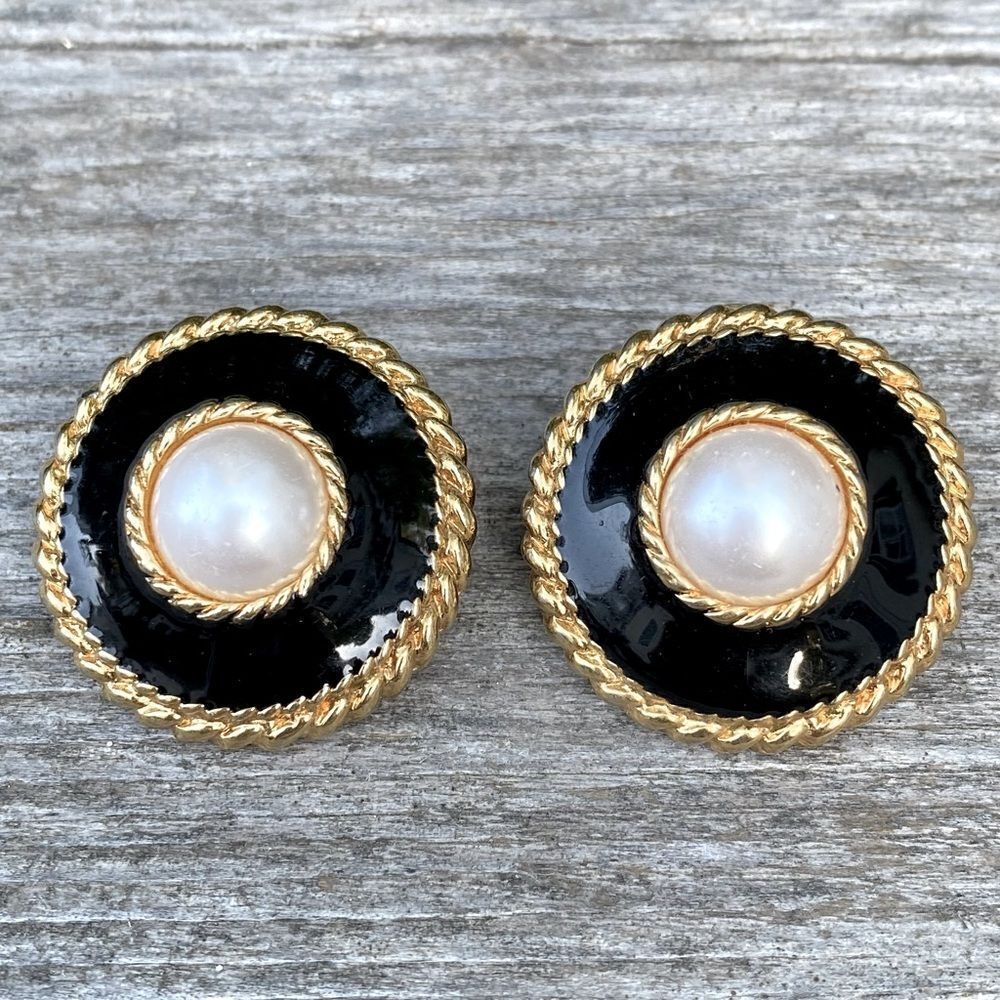 Vintage Anne Klien Gold w/Black Enamel Faux Pearl Circle Post Earrings. EUC! - Picture 3 of 3